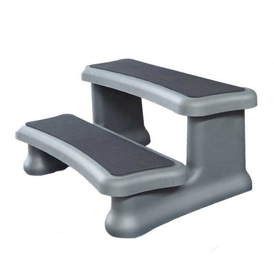 AWT Treppe grau im Einsatz – Einstiegshilfe für Outdoor-Whirlpools