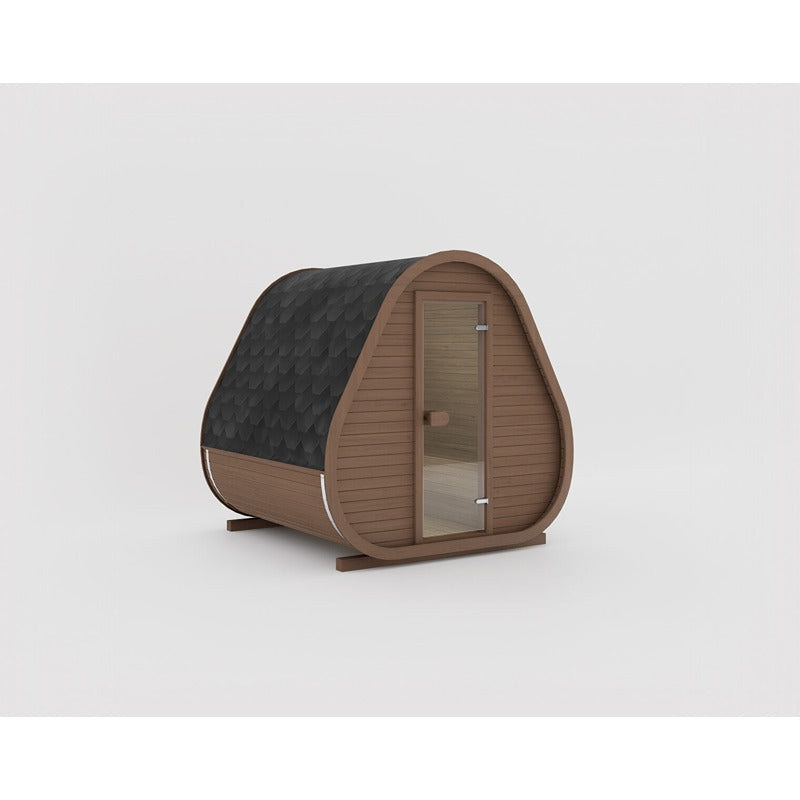 Moderne Outdoor-Gartensauna in Tropfenform, braunes Holz mit schwarzem Schindeldach und Glastür.