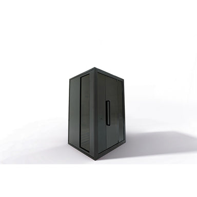 Seitliche Außenansicht der eleganten Infrarotkabine mit getönten Glasscheiben und schwarzem Korpus