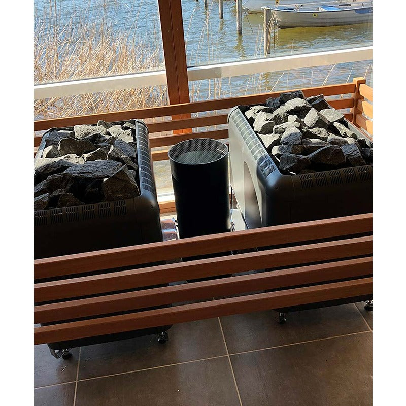 Zwei Helo Magma Saunaöfen in Panoramasauna mit Blick auf den See – professionelle Installation