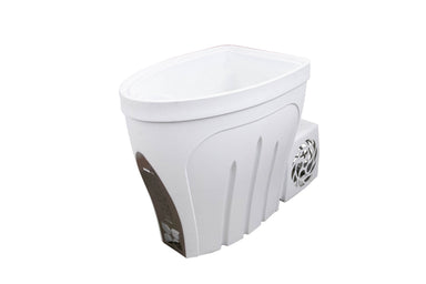 Elegantes, weißes Eisbad mit integriertem Kühlsystem und isolierendem Deckel.