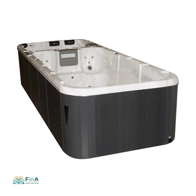 Aquatic 3 Swim Spa – moderne Seitenansicht mit grauer Verkleidung und zwei Wellnesszonen für Sport & Erholung