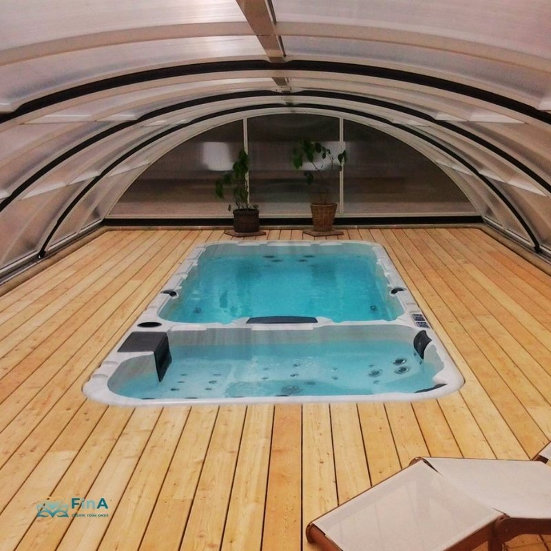 Swim Spa Dynamic Deep unter Kuppel – überdachter Whirlpool mit integriertem Schwimmbecken für ganzjährigen Einsatz
