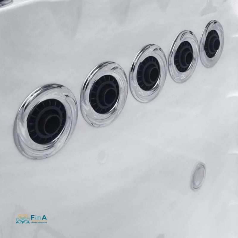 Detailaufnahme der Whirlpool-Düsen – starke Hydrotherapie im Passion Spas Activity 1 Swimspa.