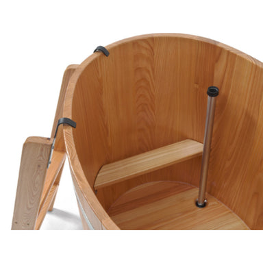 Standard_Ausstattung_Hängeleiter_Innentrittstife_und_Edelstahl_Standrohr_als_Überlaufsicherung