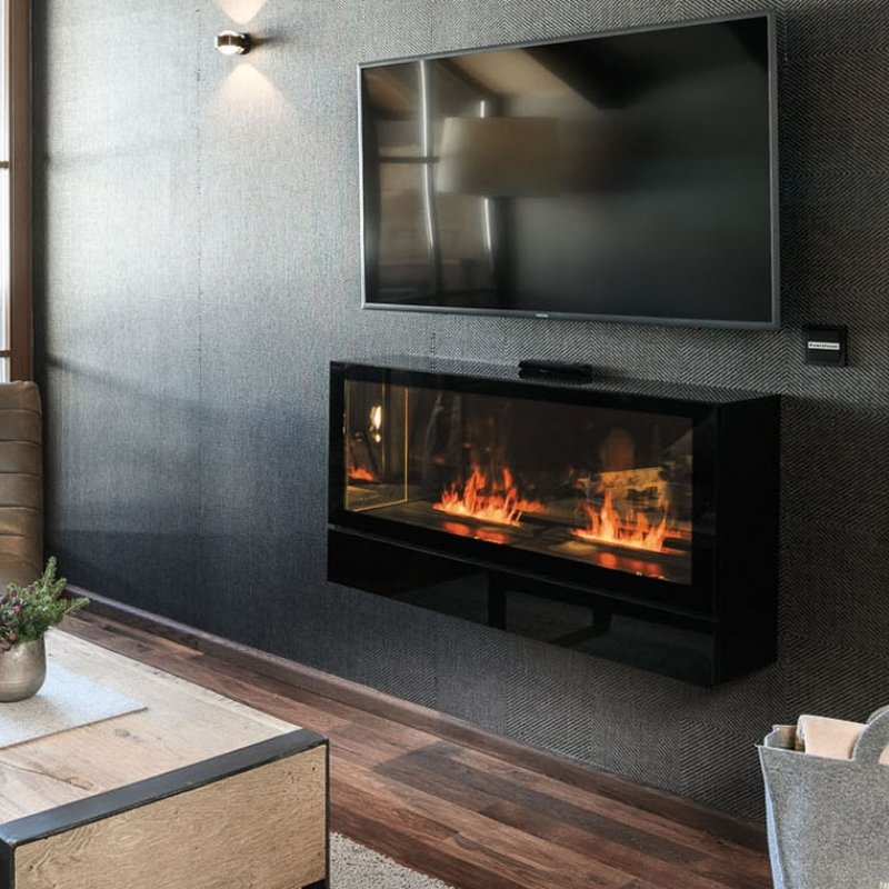 The Flame Hip-Wall in Schwarz in stilvollem Ambiente