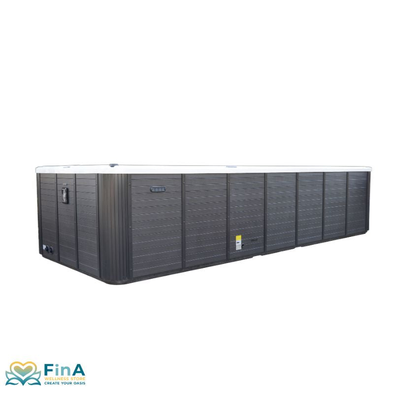 Seitenansicht des FinA Hydronyx Whirlpools – elegante graue Außenverkleidung mit strukturierter Oberfläche und dezent integrierter Technikklappe für moderne Außenbereiche