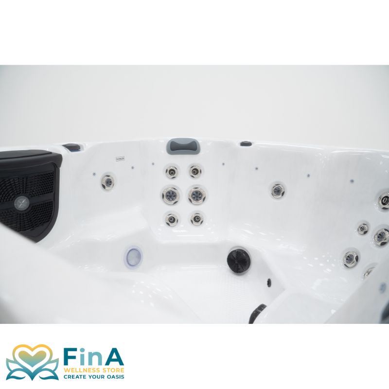 Innenbereich des FinA Lumari Whirlpools mit Lautsprecher, Kopfstütze und Massagedüsen