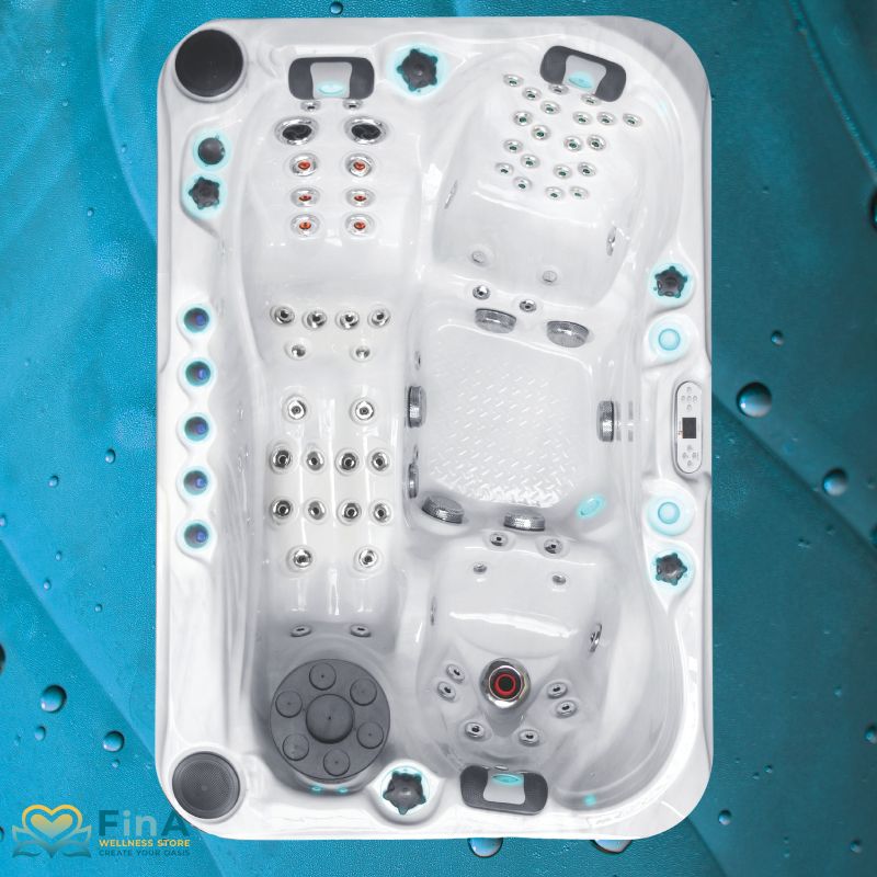 Top-Ansicht des Passion Spas Sensation Whirlpools für 3 Personen mit 71 Massagedüsen, LED-Beleuchtung und ergonomischer Liege – dargestellt vor blauem Wasserhintergrund.