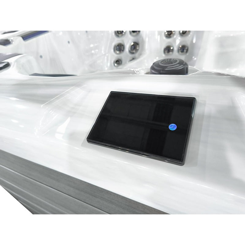Moderner Touchscreen zur Steuerung des Platinum Spas Zelus Pro – intuitives Bedienfeld für Temperatur, Düsen und Licht