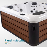 JJSPA Alpha 815 Whirlpool mit weißem Kunststoffkern, Walnussholzverkleidung und mehreren Massagedüsen, Sitzplätze für 6 Personen sichtbar