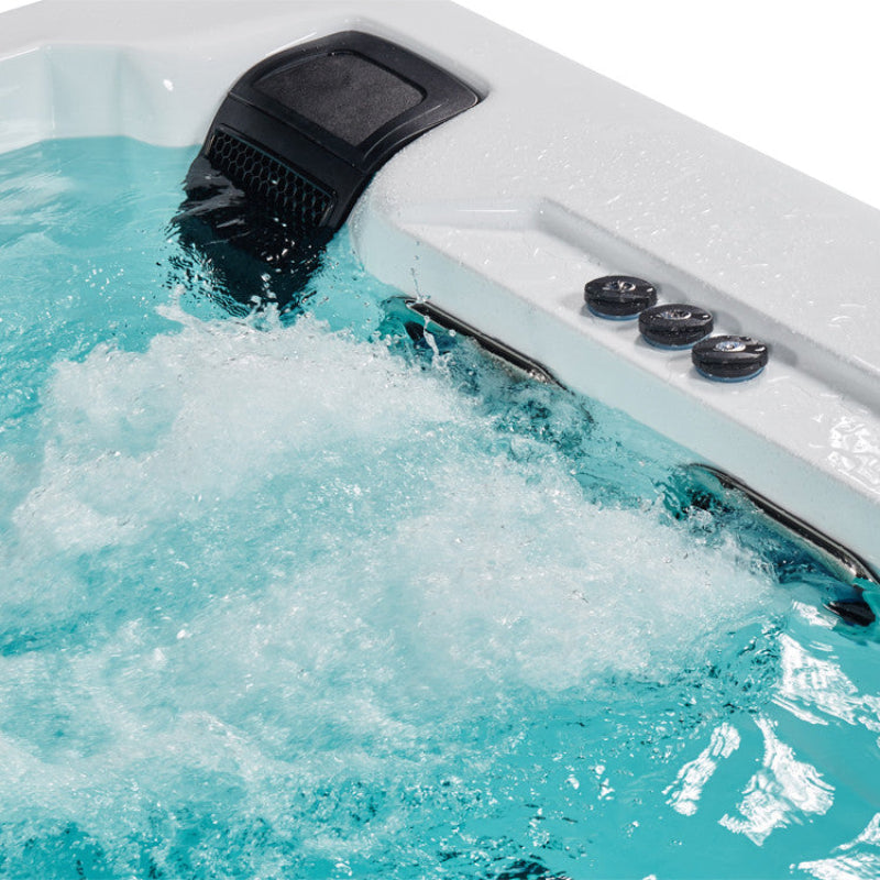 Gegenstromanlage des AWT Innovation590 Dual – perfektes Schwimmtraining mit 3 RiverJets