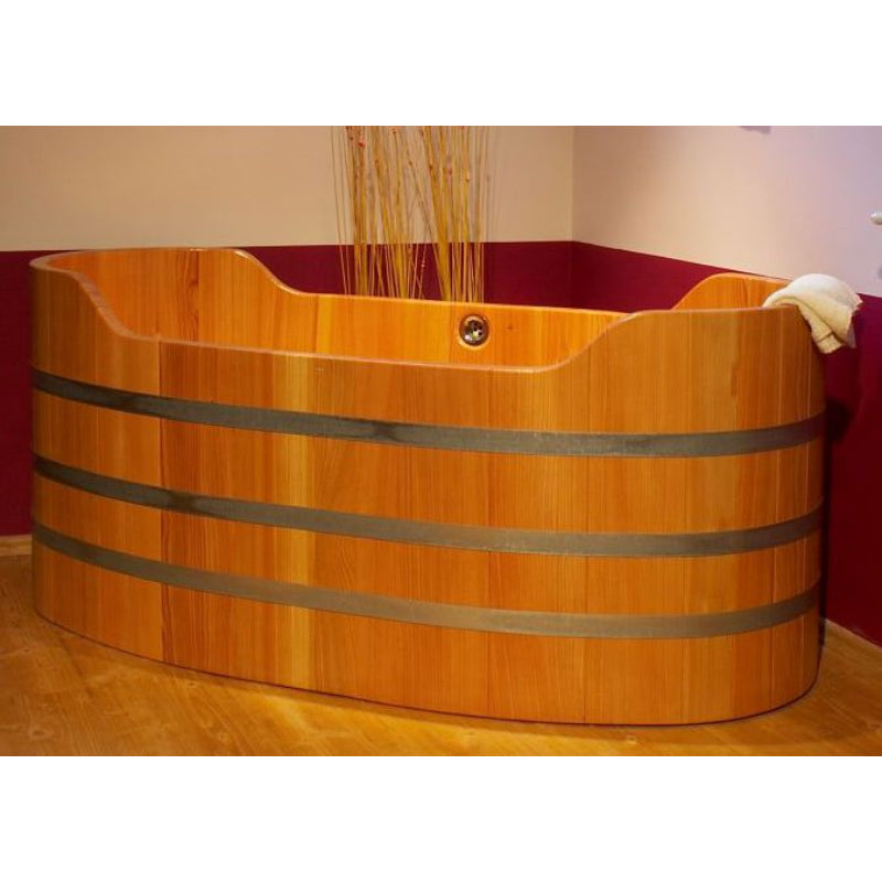 Freistehende Blumenberg Holzbadewanne aus Lärche mit transparenter Hygieneversiegelung
