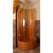 Blumenberg Holz-Duschkabine aus Western Red Cedar mit gebogener Glasfront und Metallbändern in modernem Badezimmer installiert