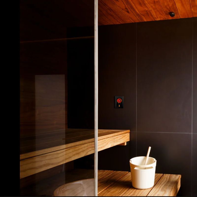 Foto von Harvia Fenix Saunasteuerung, Saunabänke und Kübel, Lifestyle Foto