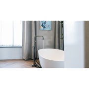 JEE-O cone Standarmatur als Blickfang im modernen Spa-Bad – Designlösung für Architekten und Hotellerie