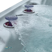 Ergonomisches Bedienfeld mit Drehregler im Whirlpool Alpha 723 – einfache Steuerung für Massage und Beleuchtung