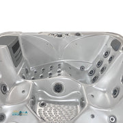 Hochwertiger Whirlpool Alpha 815 mit umfangreicher Hydromassage-Ausstattung für Rücken, Beine und Füße