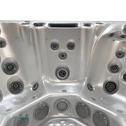 Detailansicht der Fußmassagezone im Whirlpool Alpha 815 – intensive Hydrotherapie mit Luftsprudeldüsen