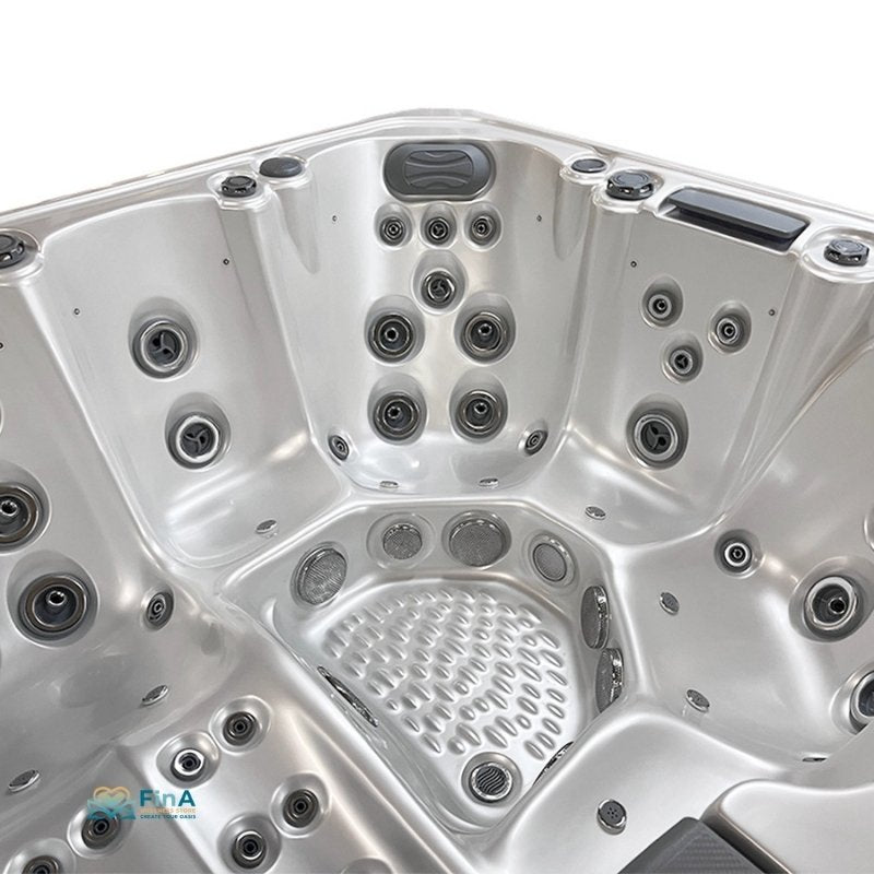 Whirlpool Alpha 815 – Sitzbereich mit Rücken-, Nacken- und Beinmassage durch individuell regulierbare Hydrojets