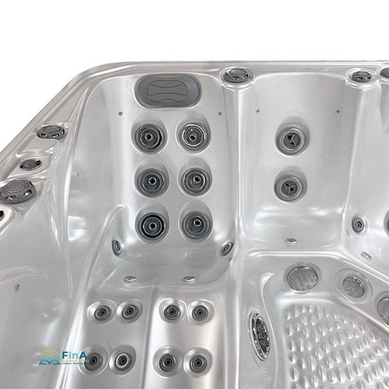 Vollausgestatteter Innenraum des JJSPA Alpha 815 – hochwertiger Whirlpool mit umfassender Massagetherapie