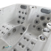 Massageliegen im JJSPA Alpha 821 – gezielte Wasserstrahlen für Rücken, Beine und Füße