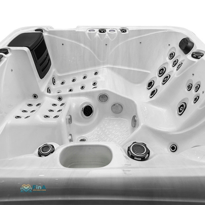 Whirlpool mit blauer LED-Beleuchtung bei Nacht – JJSPA Alpha 823A für stilvolles Wellnesserlebnis im Garten