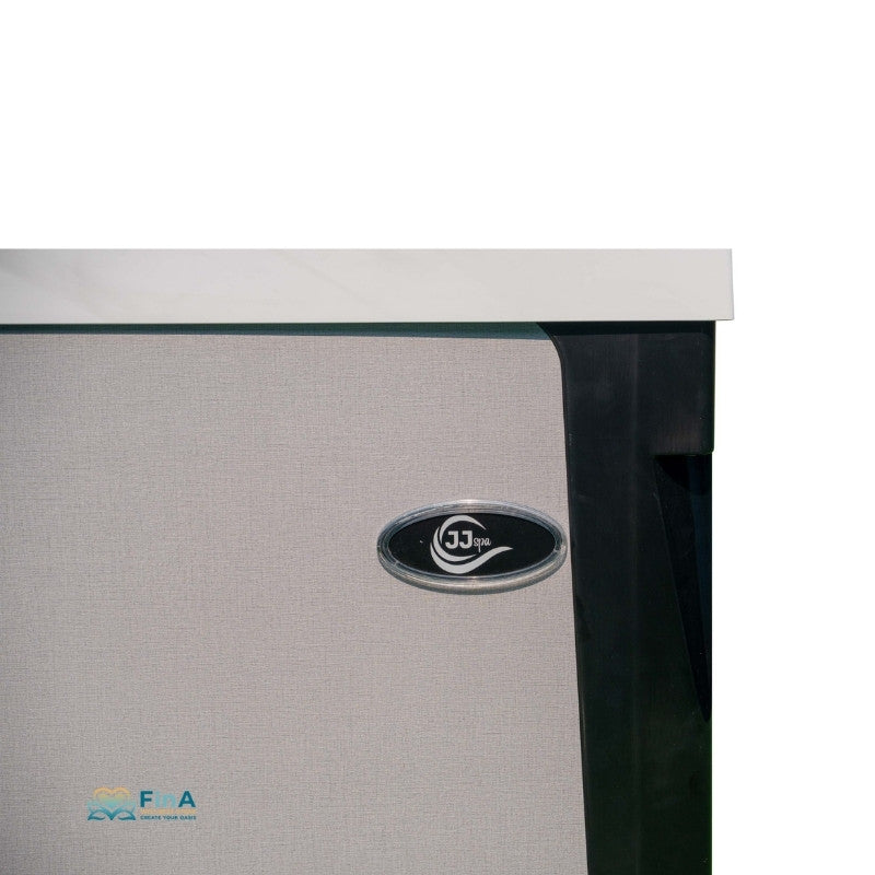 Seitenansicht des Whirlpools JJSPA Alpha 923 mit moderner, grauer Holzoptikverkleidung