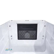 Draufsicht auf weißes Eisbad JJSPA Alpha 9041 mit schwarzem Filtergitter und FinA-Logo an der Seite