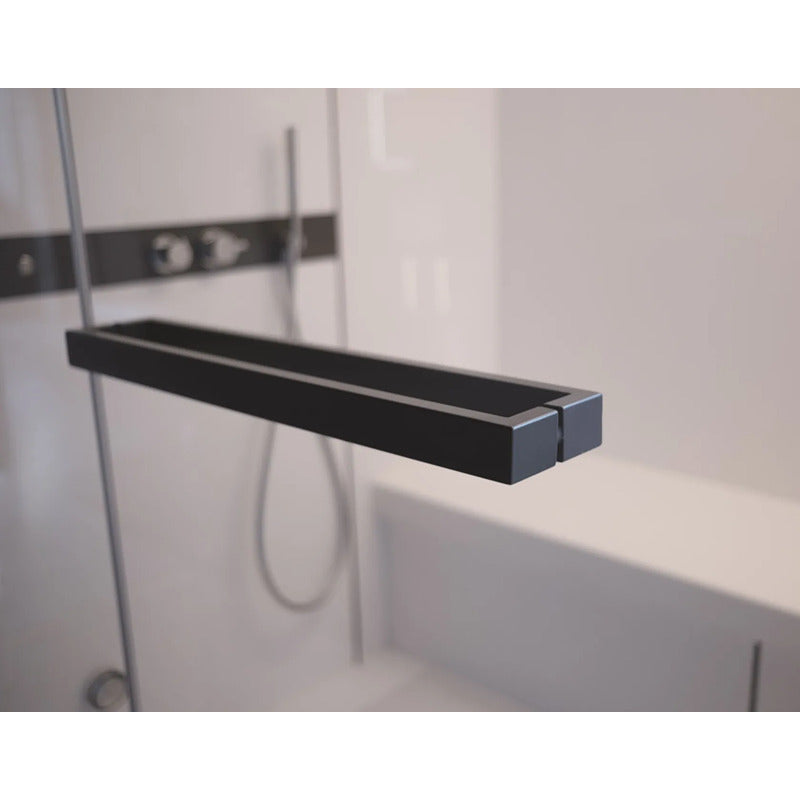  Detailaufnahme des minimalistischen Türgriffs der Celsius Hammam Dampfbadkabine – edles, kantiges Design aus schwarzem Aluminium mit klarer Linienführung.