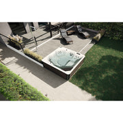 Novellini VITA Outdoor Spa L–XL–XXL in moderner Architektur-Umgebung