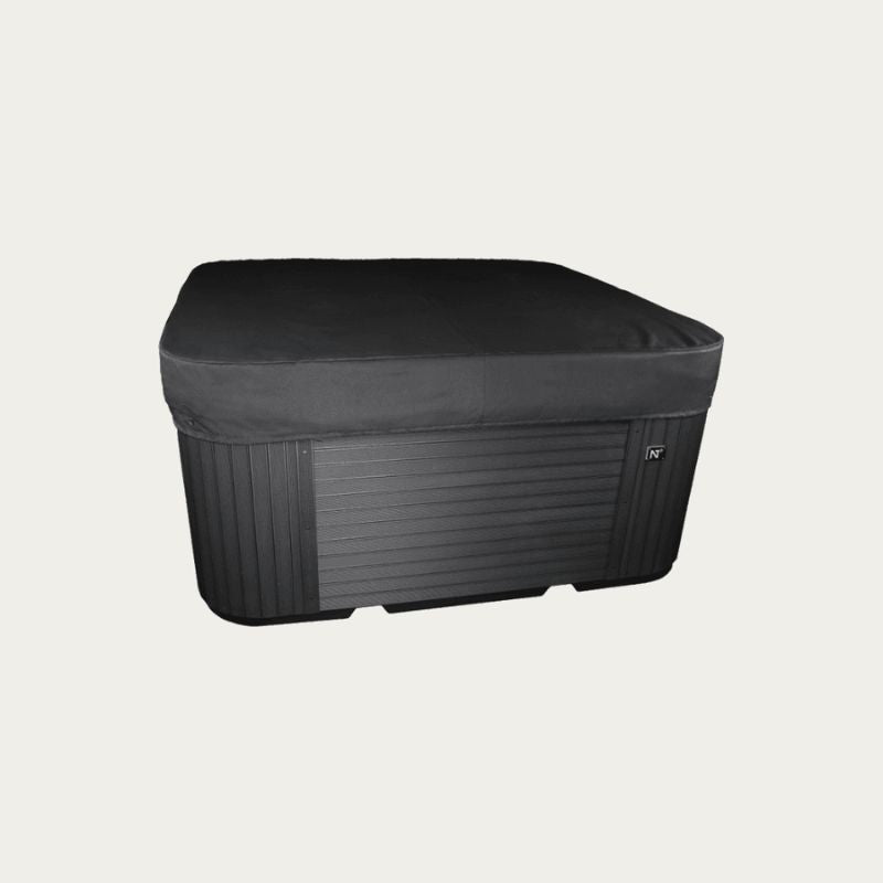 Novitek Schutzhülle für Isolierabdeckung in Schwarz mit UV-beständigem Material und strukturierter Oberfläche für optimalen Wetterschutz.