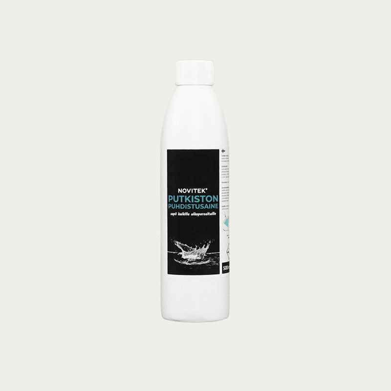 Novitek Putkiston Rohrleitungsreiniger 500 ml Flasche mit schwarzem Etikett und Wasserspritzer-Design für Whirlpool-Rohrsystemreinigung