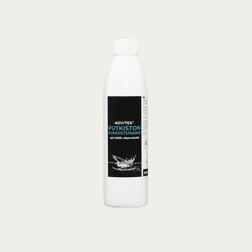 Novitek Putkiston Rohrleitungsreiniger 500 ml Flasche mit schwarzem Etikett und Wasserspritzer-Design für Whirlpool-Rohrsystemreinigung