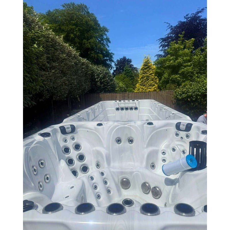 Passion Spas Vitality Swim Spa Lieferung und Montage im Außenbereich