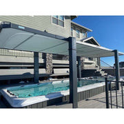 Passion Spas Vitality Swim Spa im Garten am Haus mit Überdachung installiert