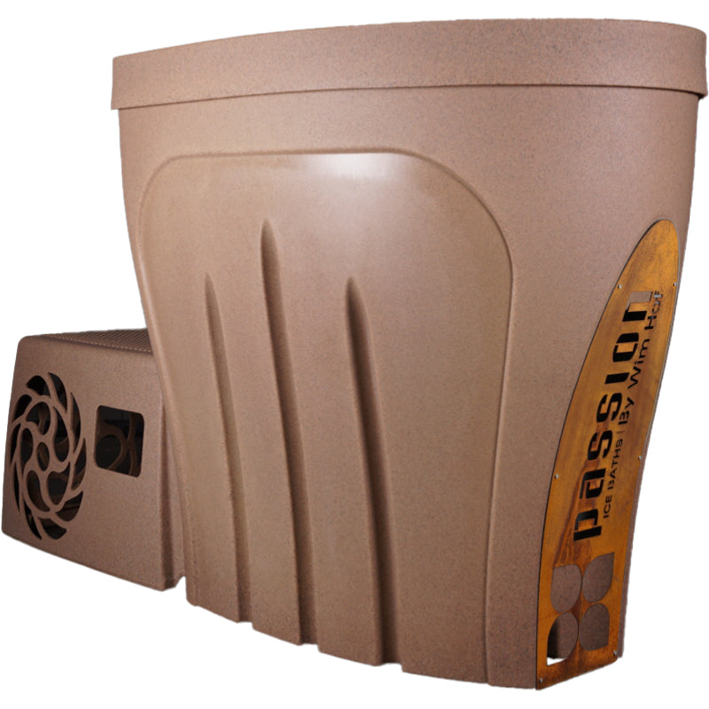 Passion Revive Pro Eisbad in Beige mit seitlichem Chiller-Aggregat und orangefarbenem Bedienfeld für Kältetherapie