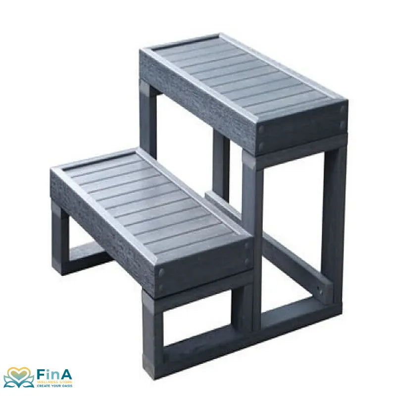 WPC Einstiegstreppe von Passion Spa vor Swim Spa – rutschfeste Whirlpool-Treppe für komfortablen Zugang