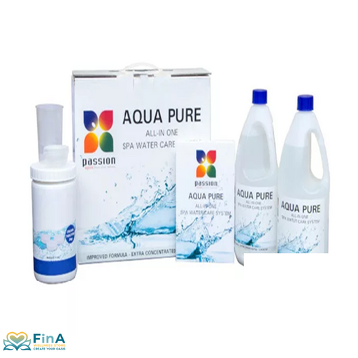 Wasserpflegeset für Whirlpools von Passion Aqua Pure mit Verpackung, zwei Flaschen Flüssigreiniger, Chemikalienbehälter, Dosierhilfe und Anleitung.
