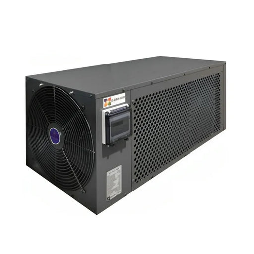 Schwarze Wärmepumpe von Passion Spas mit großem Lüfter, seitlichem Lüftungsgitter und digitalem Bedienfeld – für Swim Spas oder Whirlpools