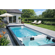Passion Spas Balance Swim Spa im Garten vor Wohnhaus, Outdoor Swim Spa für Fitness und Entspannung