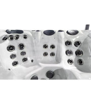  Voll ausgestatteter Whirlpoolbereich mit Nackenkissen, Düsen und LED-Elementen – ideale Kombination aus Design & Funktion