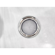  Detailansicht eines leistungsstarken Massagedüsensystems – verchromte Jet-Technologie im Acrylbecken