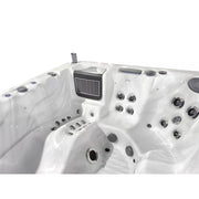  Innenansicht mit ergonomisch geformten Sitzschalen – zahlreiche Jet-Kombinationen für individuelle Massagezonen