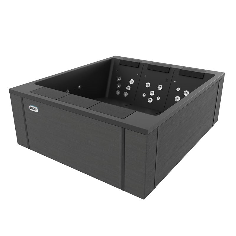 Lounge Divine Plus Whirlpool von Platinum Spas in mattschwarzer Ausführung mit ergonomischen Sitzen und 42 Massagedüsen – moderne Wellness für drei Personen.