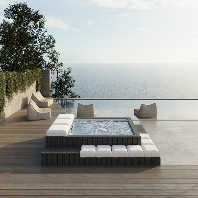 Luxuriöser Mirage Mini Pool auf einer modernen Terrasse mit Meerblick – stilvolles Spa-Design für exklusive Outdoor-Wellness