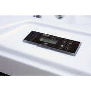 Digitales Bedienfeld des Platinum Spas Reims Outdoor-Whirlpools – intuitive Steuerung von Licht, Temperatur und Düsen.