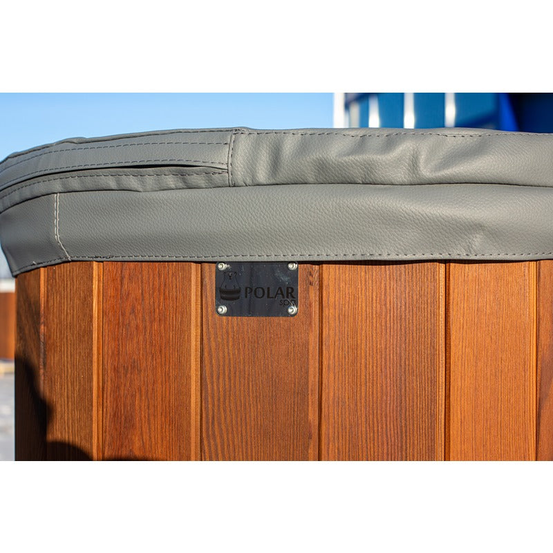 Polar Spa Standart 68 Eisbad aus Thermoholz mit isolierter Thermoabdeckung – Detailansicht