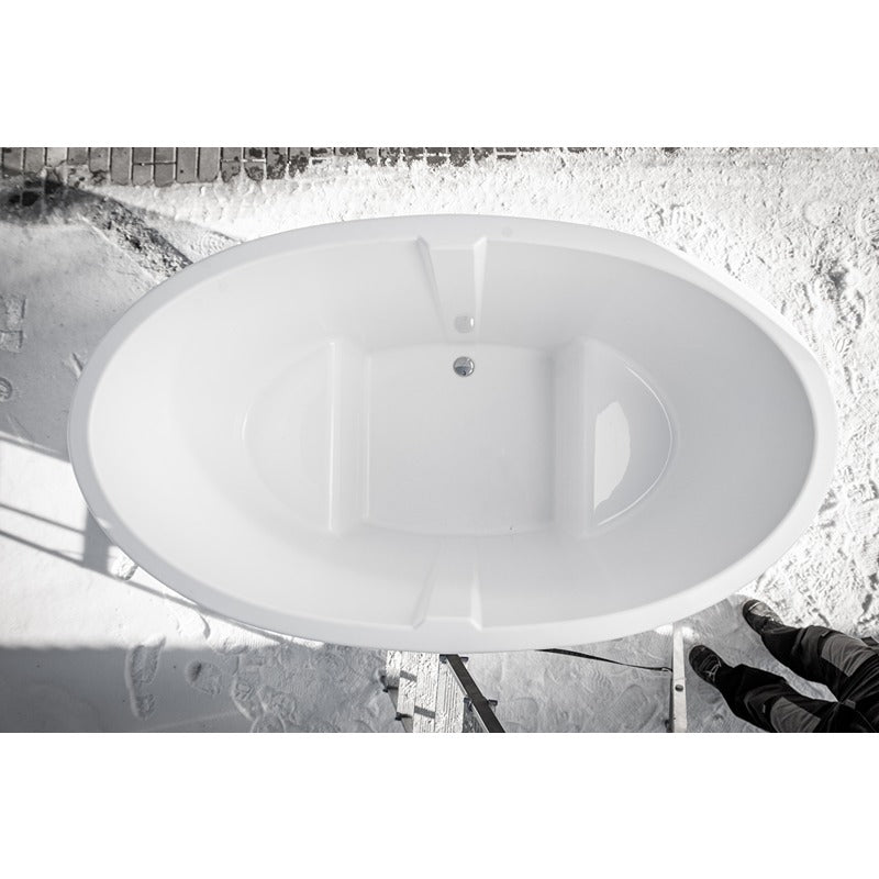 Weiße ovale Badewanne Polar Spa Standard Eisbad von oben fotografiert, mit integrierten Griffen an den Seiten auf hellem Untergrund
