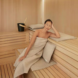 UF-badesofa-saunasofa-Spurbar_mehr_Komfort_auf_der_Saunabank